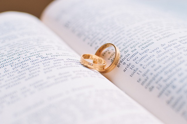 Wie man den perfekten Ring für eine Verlobung auswählt Wie man den perfekten Ring für eine Verlobung auswählt